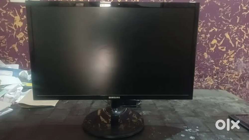 Samsung 22 Monitor + AC/DC Adapter + Monitor Stand with original box