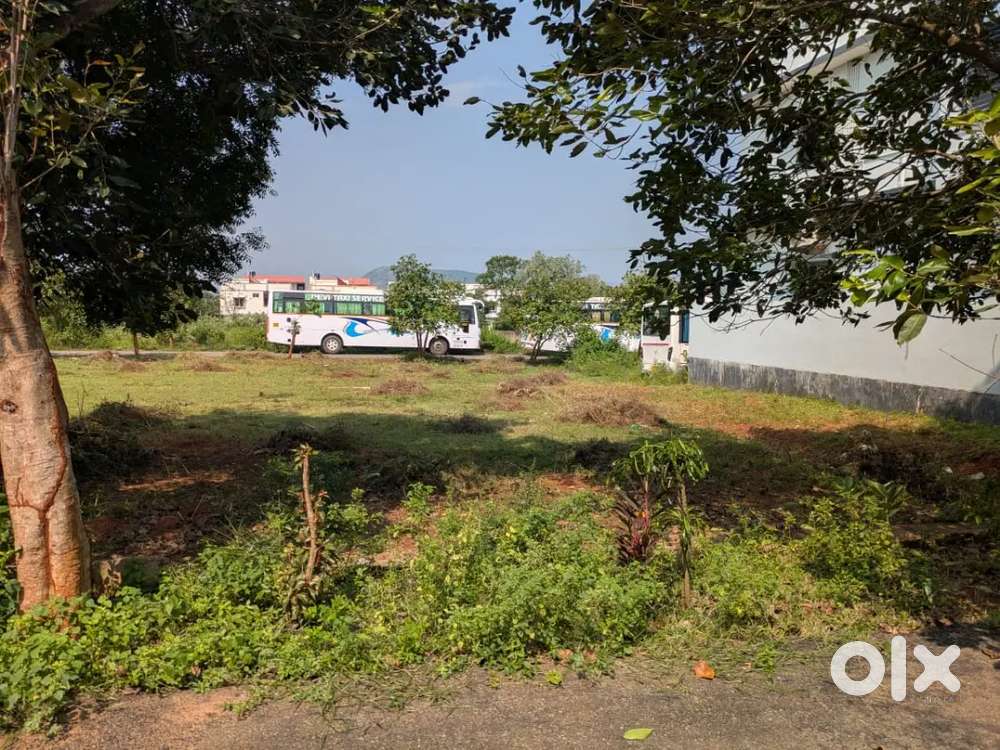 East and West facing Vacant land for sale.