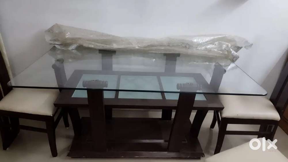 Teak Wood Dining table 4x6 and 6 chairs