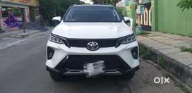 Toyota Fortuner Legender 4X4 AT 2.8, 2022, Diesel