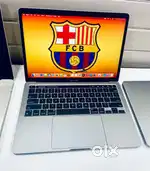 ( Mac huB ) - Apple MacBook Pro 13 inch  - 16 GB Ram / 1 TB SSD / i7.