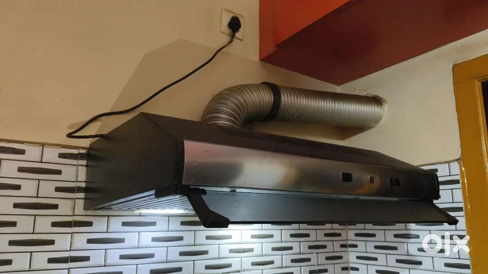 Faber Straight Line Kitchen Chimney – 6 Years Old – Good Condition