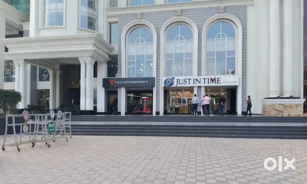 Shop for rent @Currency Tower