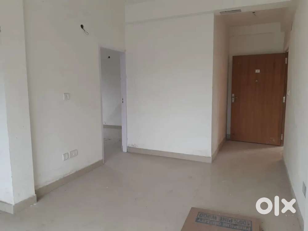 Nice beautiful 2bhk 2nd floor with lift flat rent in behala chowrasta.