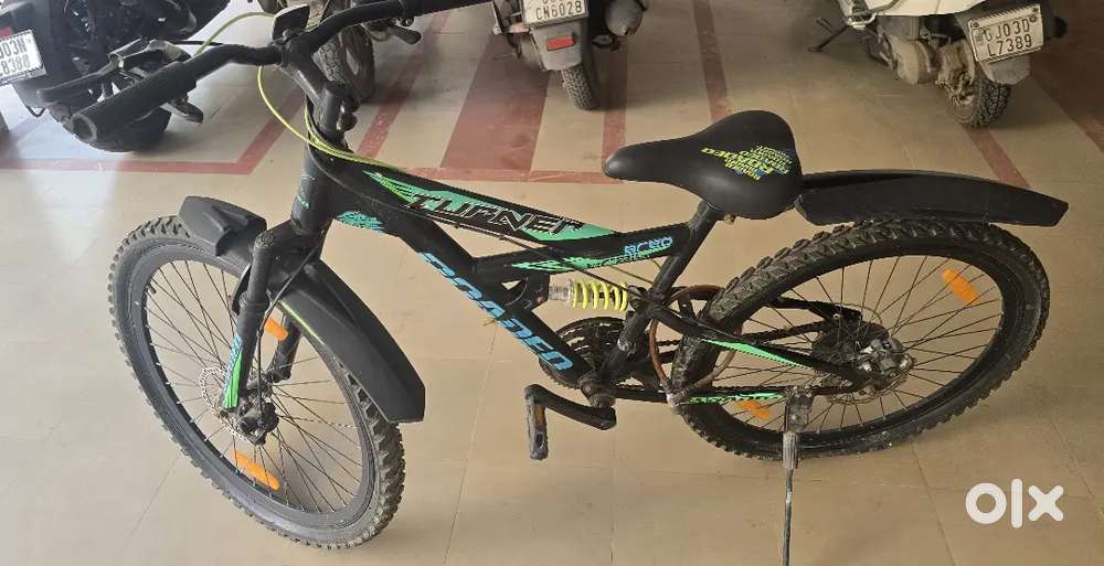 Hercules roadio turner cycle with gears, hardly used , best condition