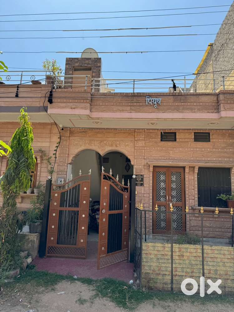 Fully firnished 2 Bhk with parking in main market