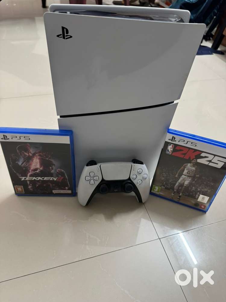 Playstation 5 with disc