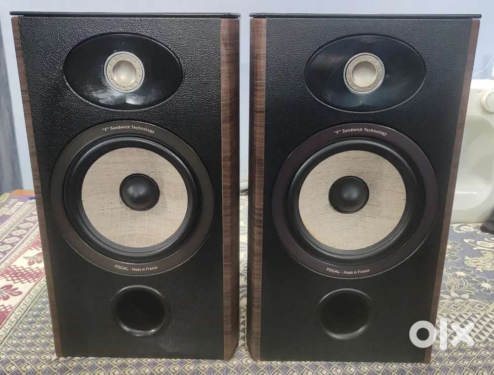 Focal Bookshelf Speakers - Aria 906