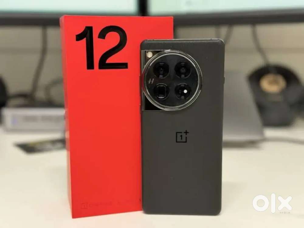 One plus 12 16 GBsecond hand  good conditionss with all accessories