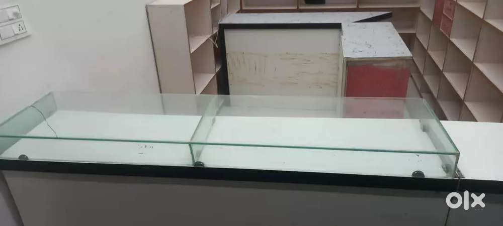 Dukaan gowdoun office with furniture kirye se dena hai