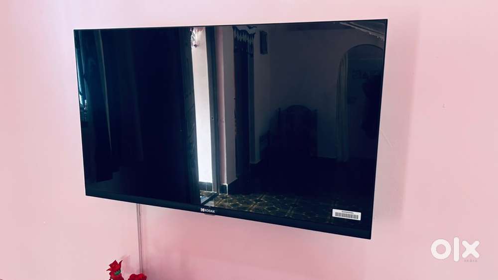 32 inch Kodak tv available