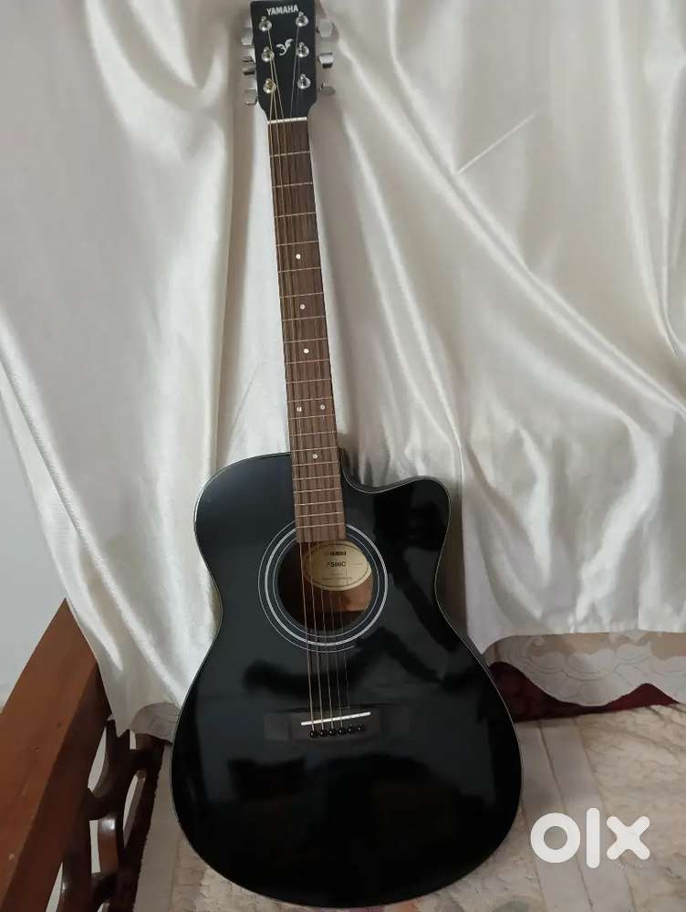 Yamaha Acoustic Guitar