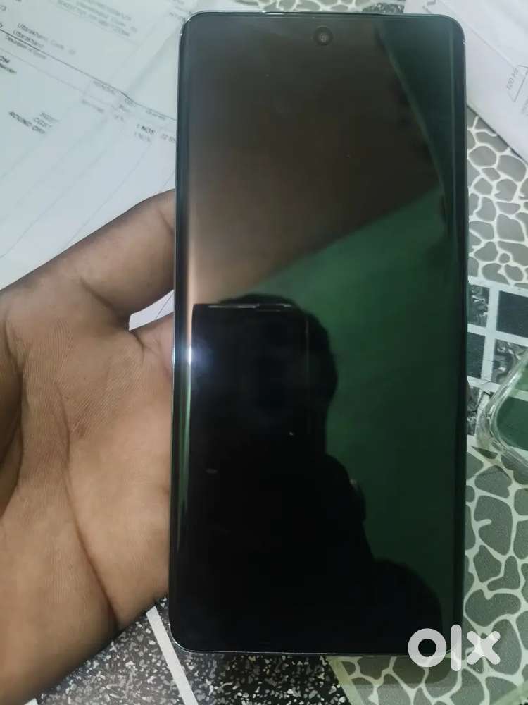 Vivo.Y400.pro. new condition sim bhi nahin Dali phone me