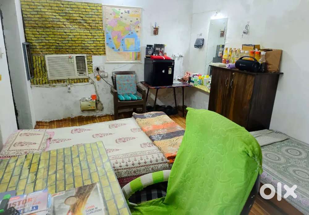 Free Room, No Rent [Ad pura padhe ]