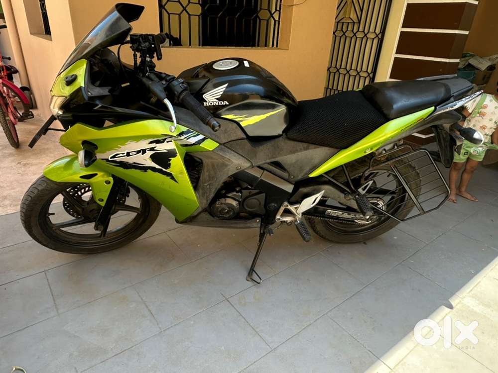 CBR 150r in good condition, Fancy No“1001”, company service, 1st owner