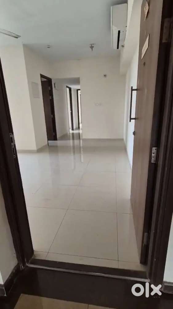 DISTRESS SALE 1.5 BHK LODHA CASA MAXIMA WITH CARPARKING OC- AMENITIES