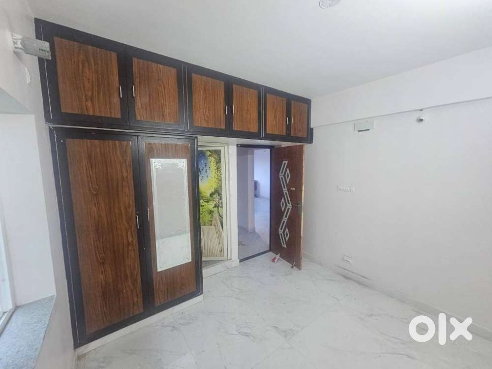 PRIVATE SINGLE ROOM FOR RENT IN VELACHERY-MADIPAKAM FOR BACHELORS MEN