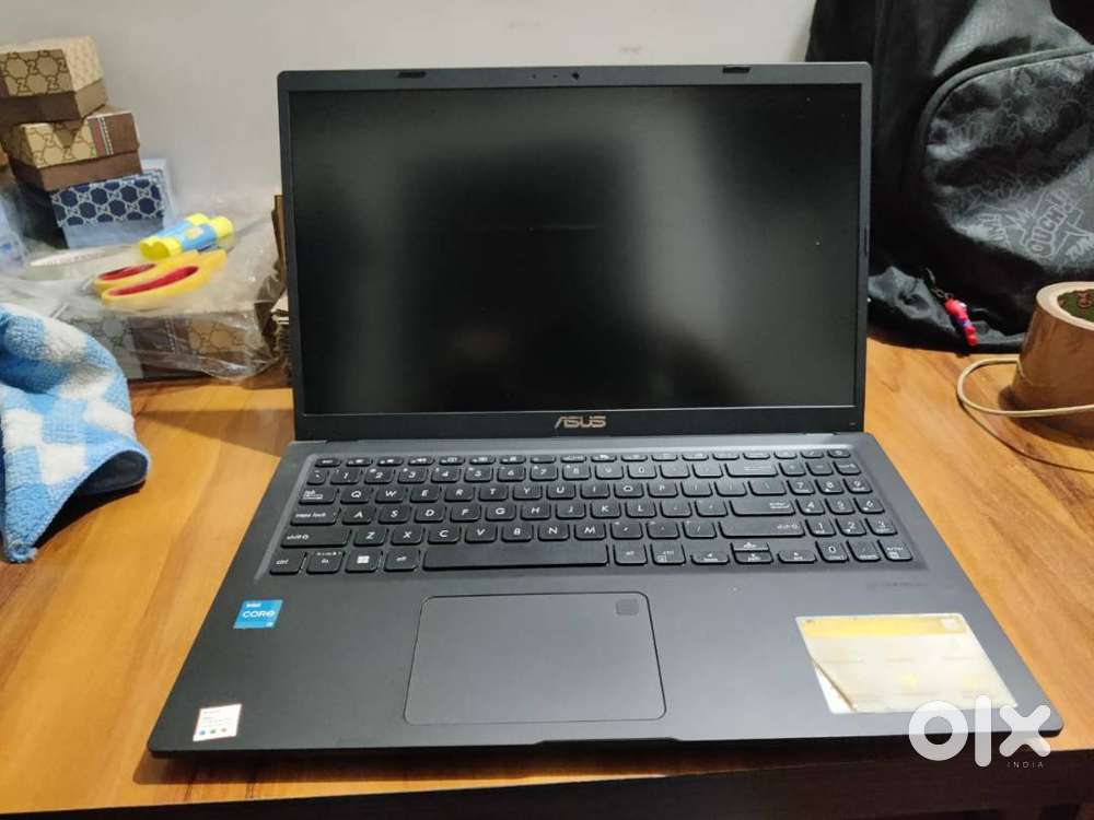 ASUS VivoBook (i3 11th Gen  8GB RAM  512GB SSD  Excellent Condition