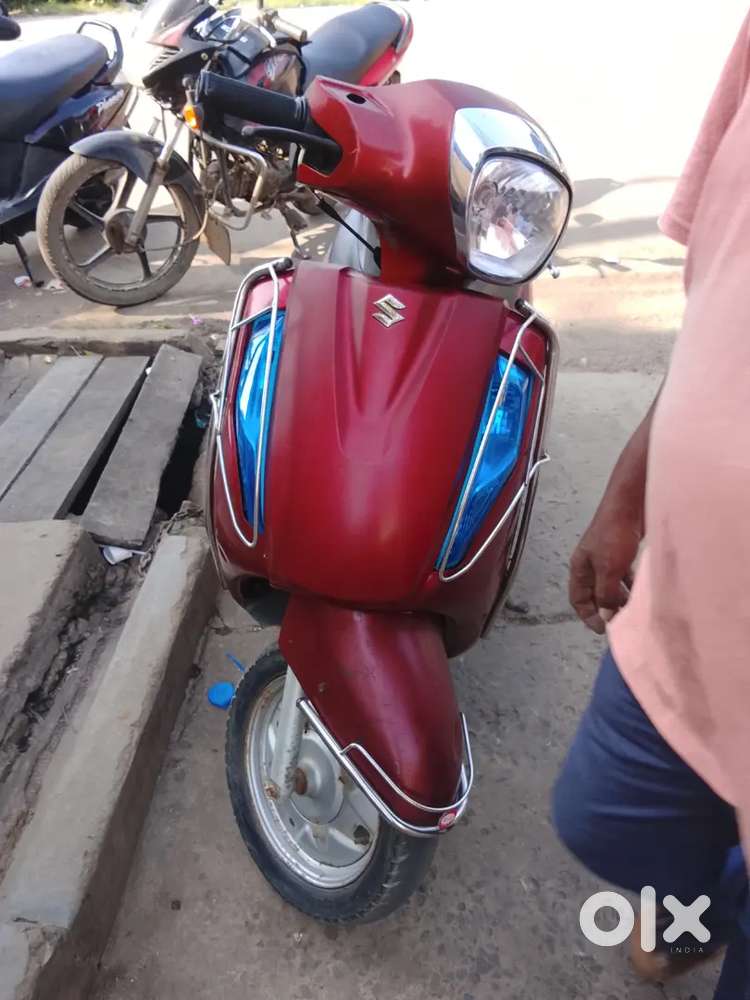 Good condition tumb also available