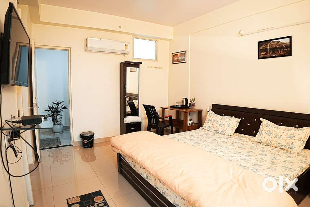 3 bhk fully furnished flat rent for batchelrs or family near gomtinagr