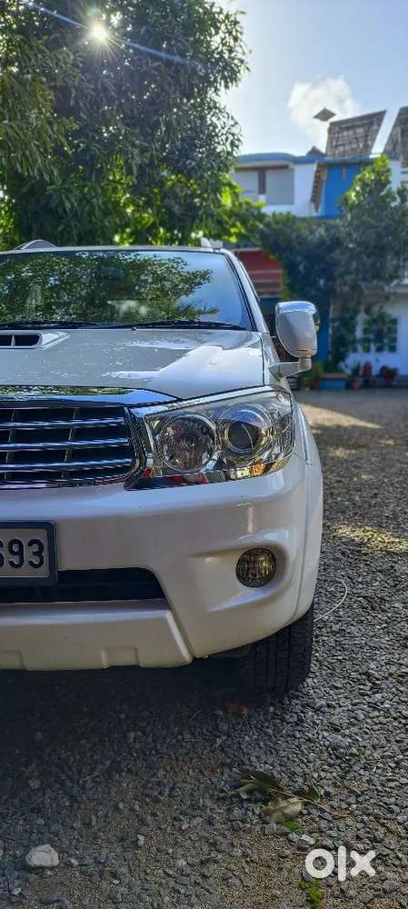 Fortuner with driver for hourly rate