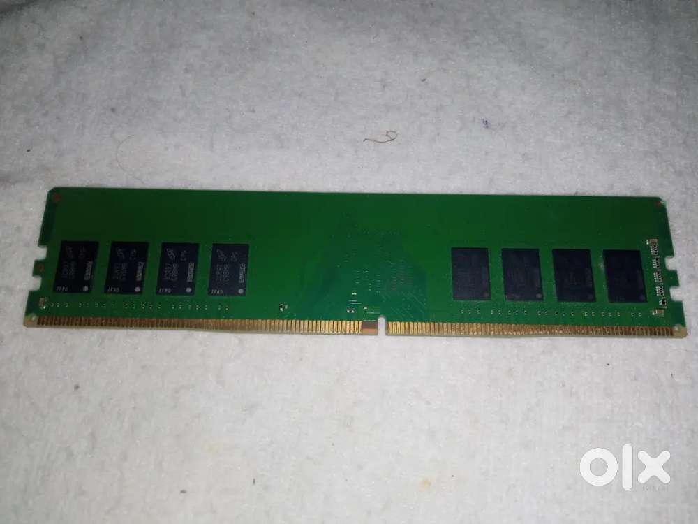 DDR4 8 GB RAM (Corsair) 2666MHZ