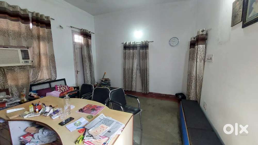 Prime Space For Rent in Gandhi Nagar