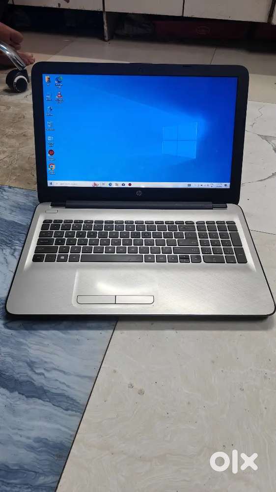 Hp AMD E2-7110 8gb ram 320gb hdd 16inch windows 10 original charger