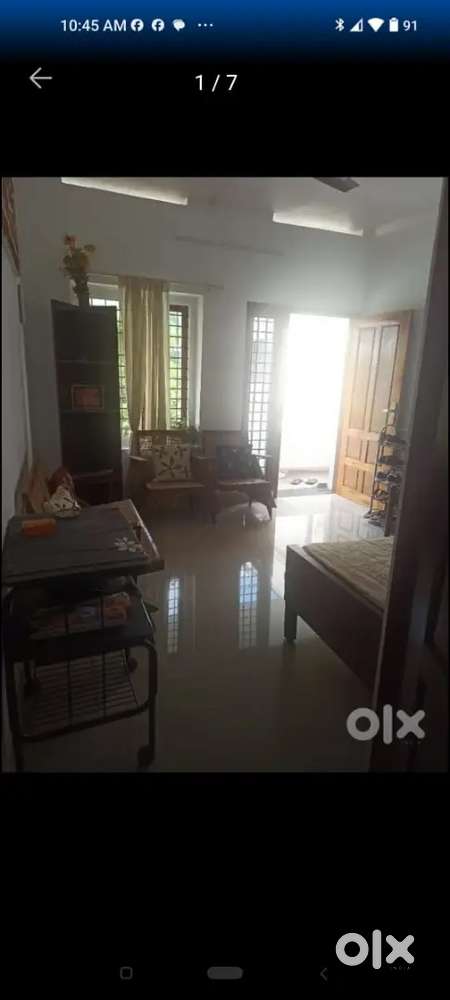 Single room for working women for rent