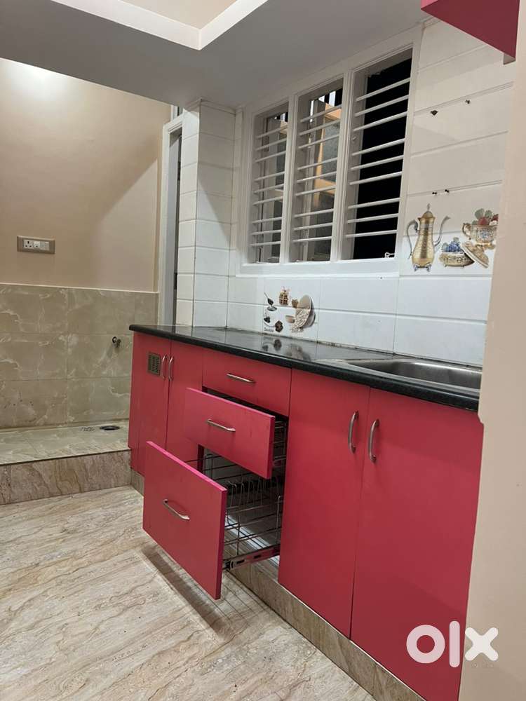 2bhk for rent semifinished in thanisndra main road