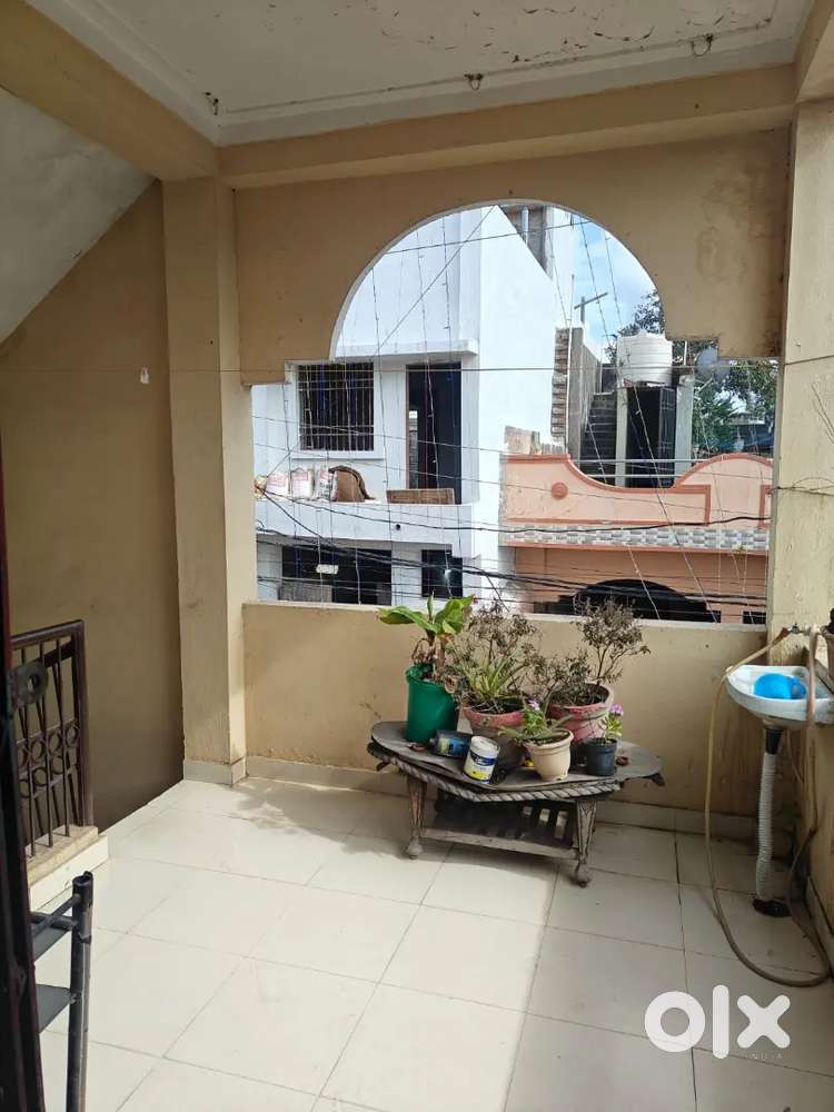 A 2bhk floor available in the heart of the city.