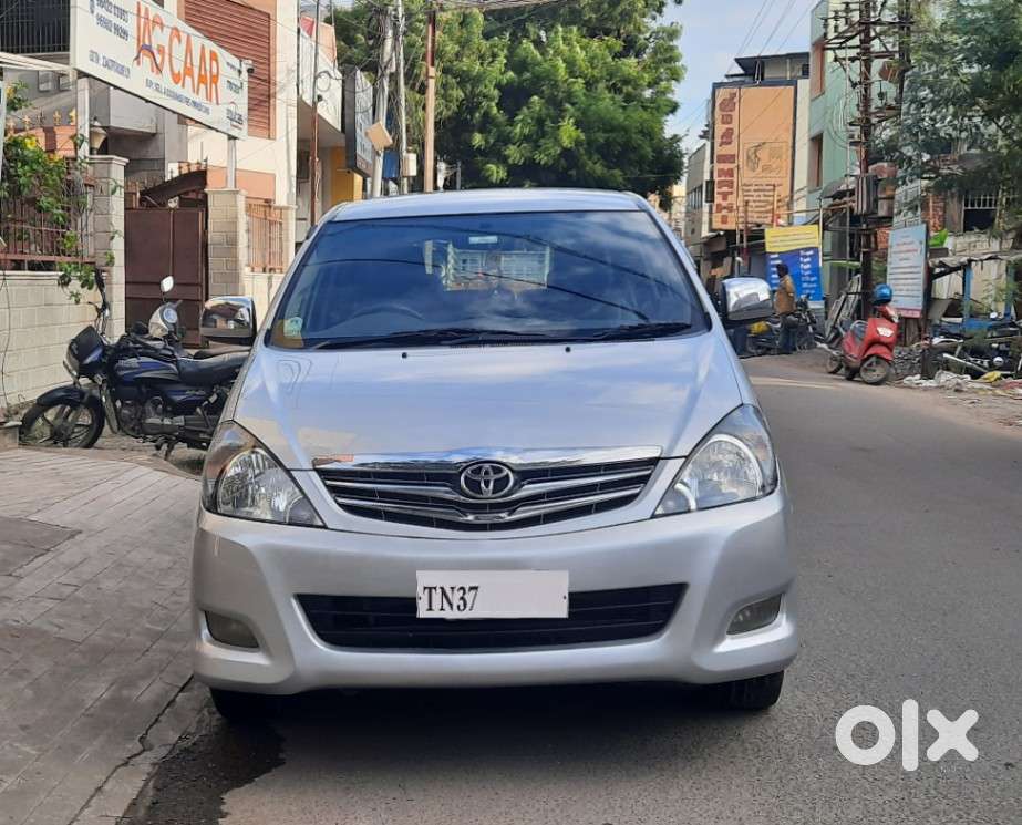 Toyota Innova 2.5 V 7 STR, 2010, Diesel