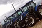 TRACTOR. K LIE DRIVER CHAIE .. MITTI ME CHLTA. HAI TRACTOR TROLLEY ..