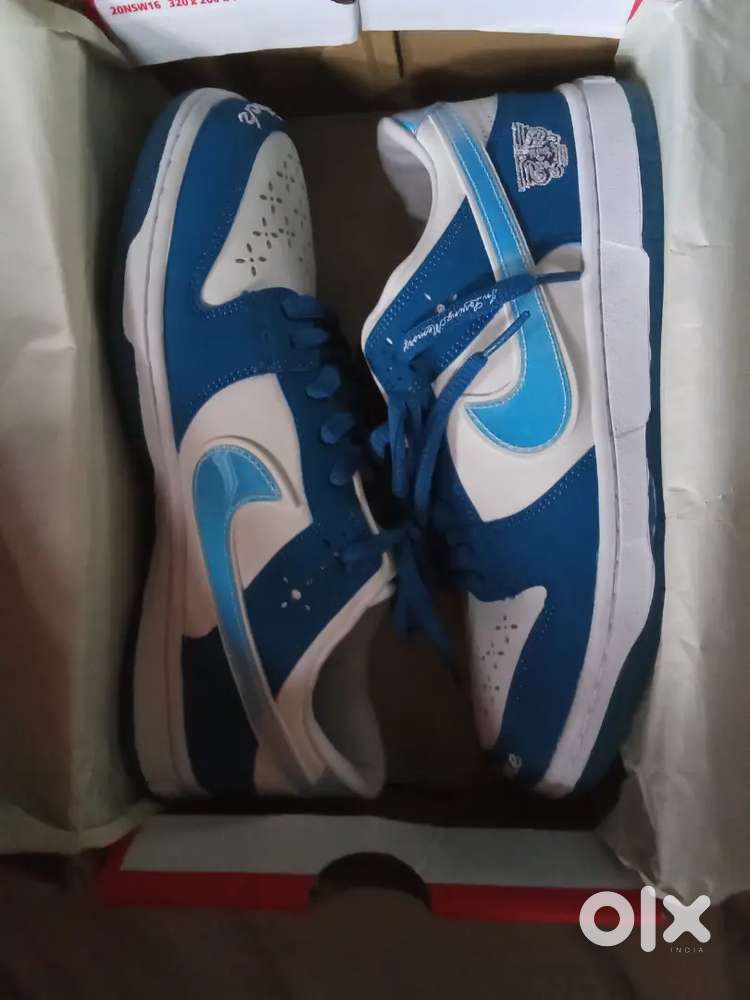 Nike sb born x raised.