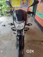 बजाज प्लेटिना न्यू कन्डीशन 115 cc बाइक बिकाऊ है। 65+ माइलेज है।