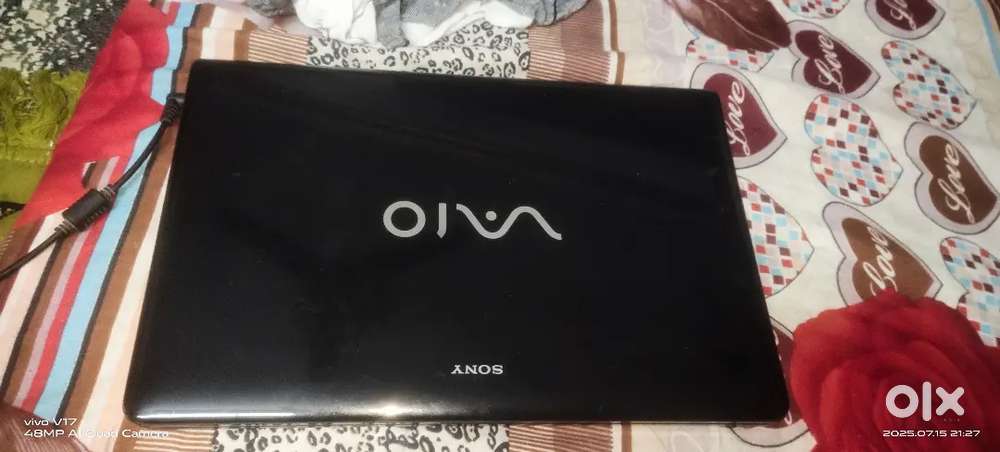 Model pcg 71211w Sony i3 core 4gb ram 128 gb ssd