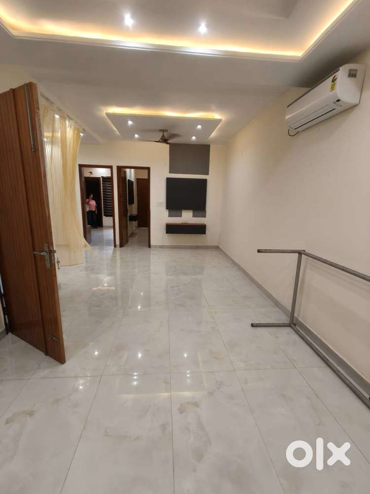Luxury new 2bhk 130gaj 1 ac gated society peermuchala dhakoli