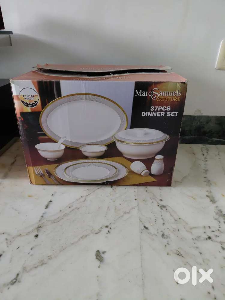 Crockery dinner set