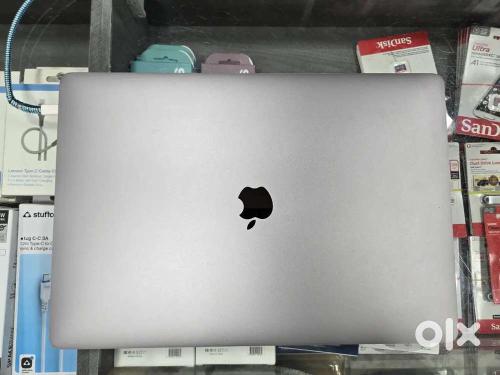 Apple MacBook pro 16 Inch, i7 ,16Gb, 512GB SSD, 4Gb Graphics. A2141