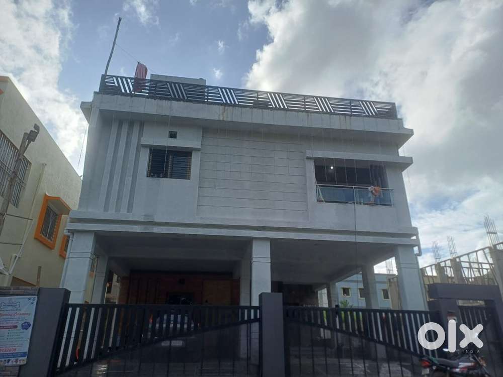 Independent bunglow with 2bhk at Gfloor + 02 car park. 3 bhk  at  FF