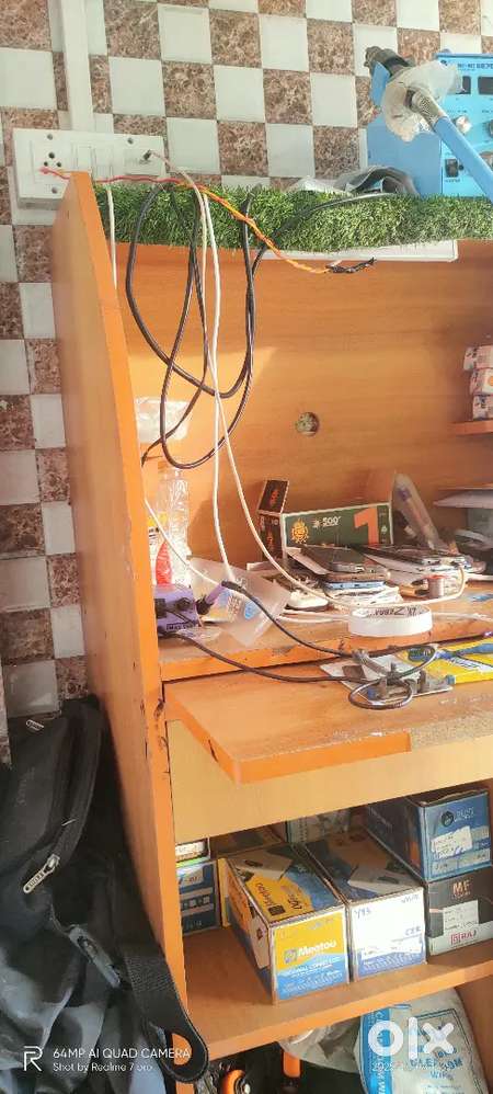 Computer table
