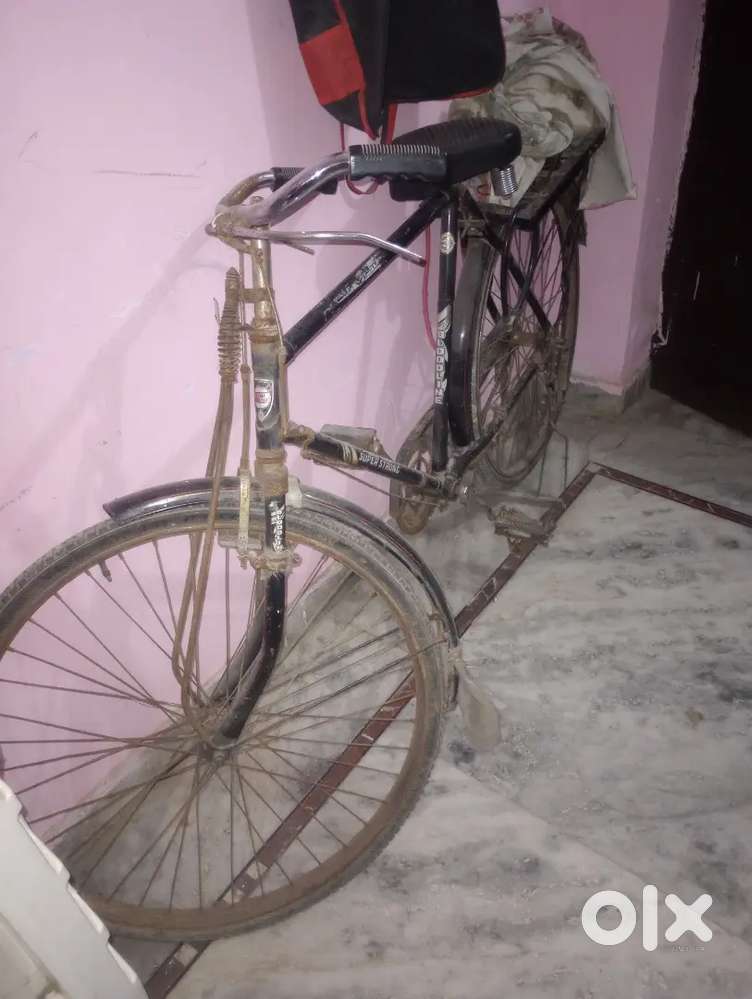 साइकिल बिकाऊ है कृपया संपर्क करें