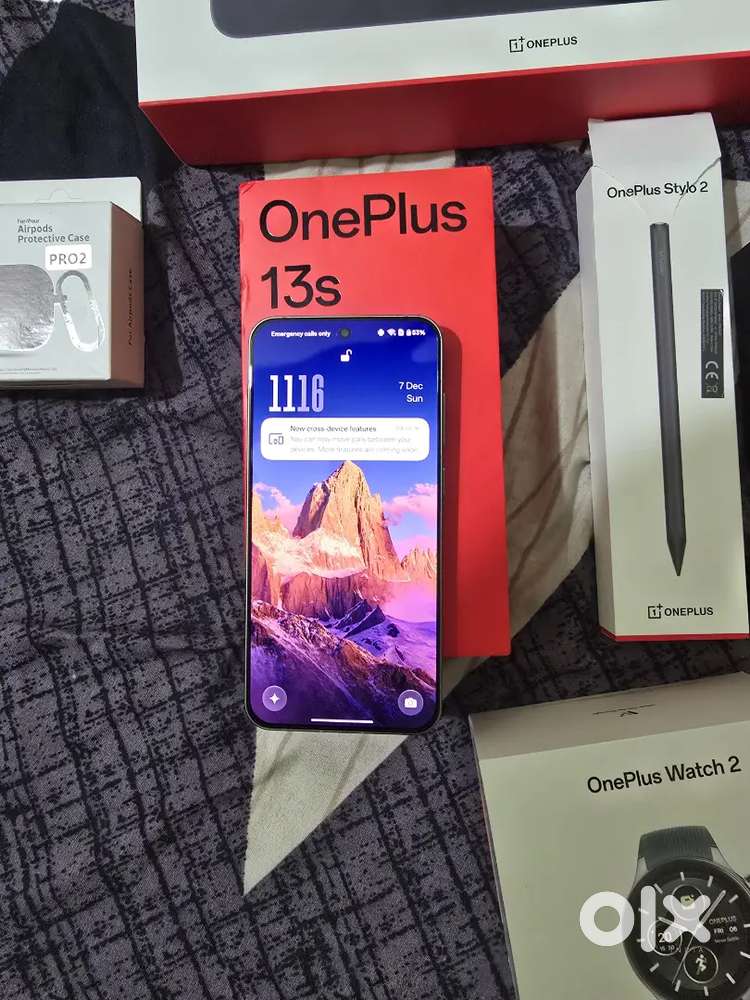 Oneplus 13s and Oneplus Tab 3 with keyboard with others items fixed