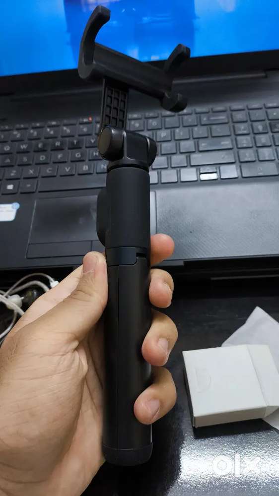 XIAOMI SELFIE STICK AND TRIPOD