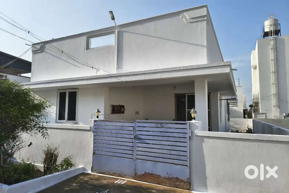 24*7 water facility, well ventilated house