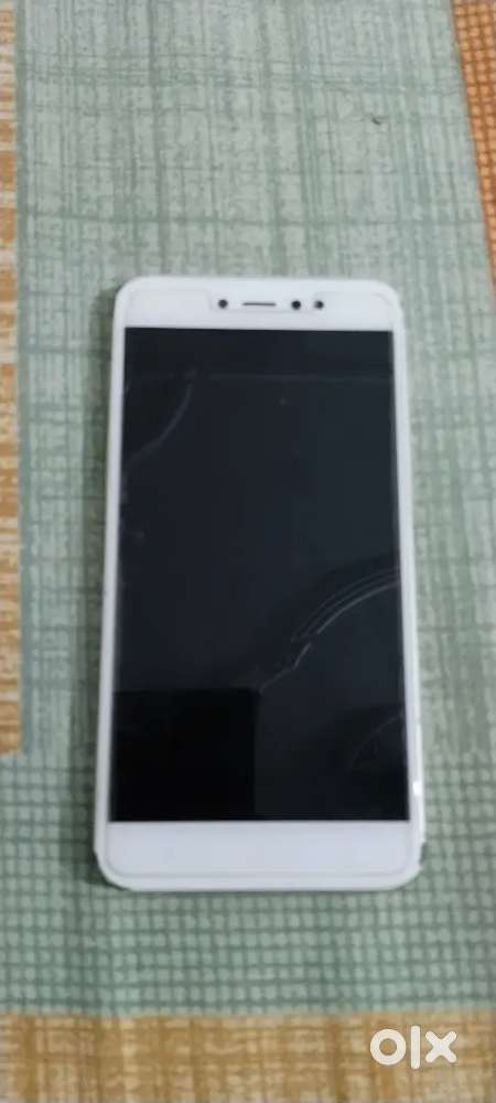 Redmi Y1 Golden colour 3g phone 3GB Ram 32GB storage seal packed phone