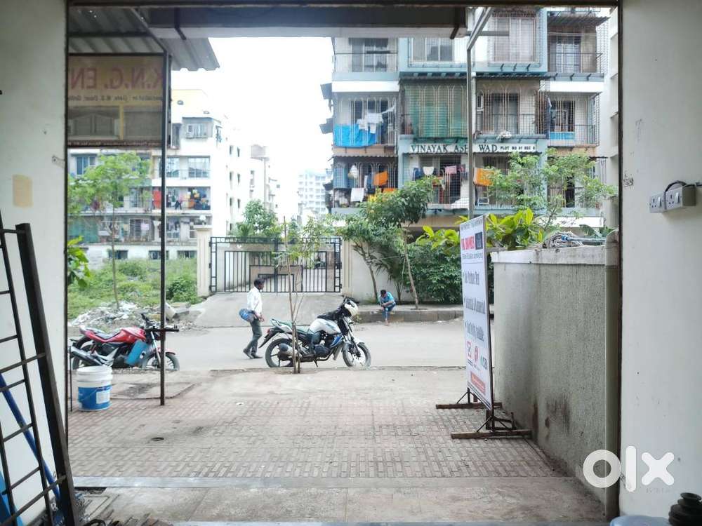The shop is no. 1 corner shop with one common washroom .