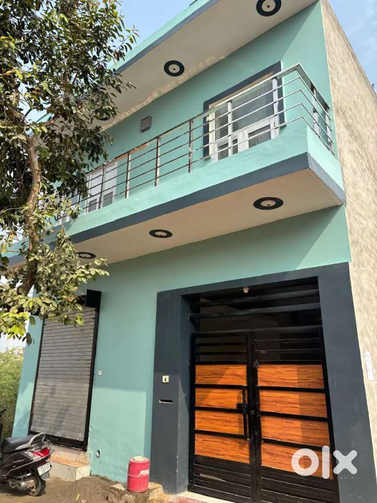 A spacious house for sale (155.55 Sq yard)