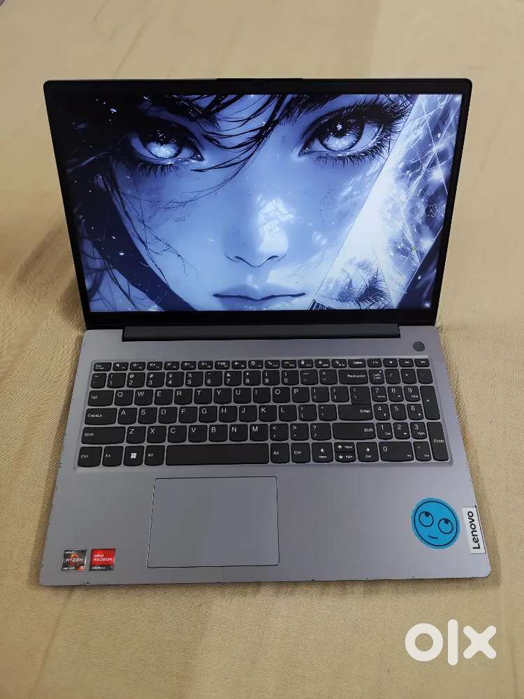 Lenovo IdeaPad Slim  Ryzen 5 7520U  8GB RAM  512GB SSD  E