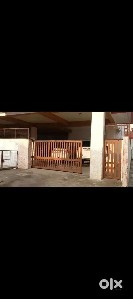 Spacious room with bathroom kitchen and parking